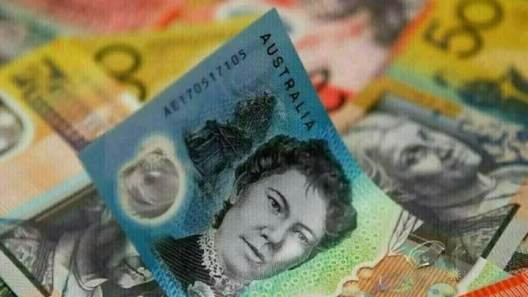 Yen Menguat Zig-zag, Aussie Mempertahankan Kenaikannya