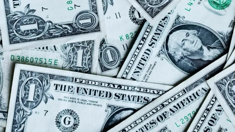 Investor Menjauh Dari Aset-aset AS, Dolar Melemah 4 Minggu Beruntun