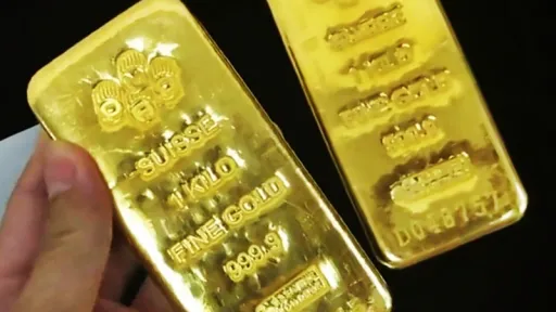 Cash Is The King, Harga Emas Terkoreksi Tajam thumbnail