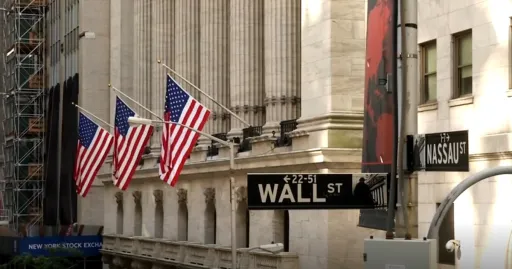 Investor Ketakutan Dengan Deklrasi Trump, Wall Street Merosot thumbnail