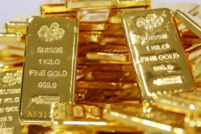 Investor Ambil Untung, Harga Emas Turun