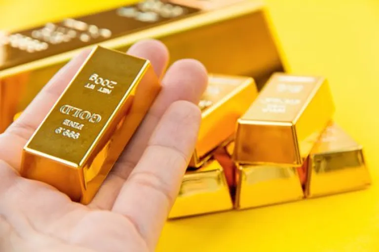 Harga Emas Naik Kembali, Dipicu Dolar AS Yang Melemah